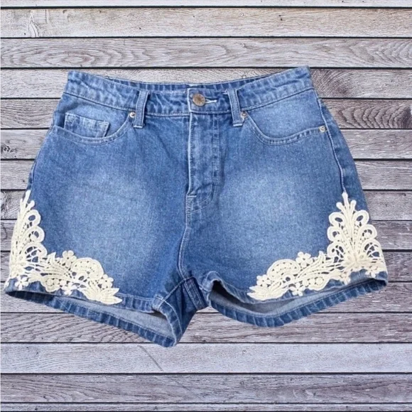 Urban Outfitters BDG Lace Jean Shorts Size 26 NWOT - Picture 2 of 2
